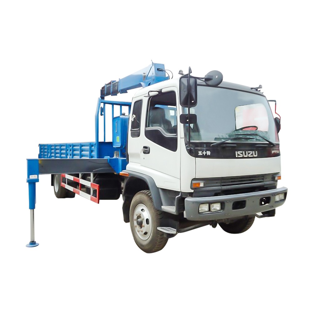 Truk 6 Roda Dengan Crane